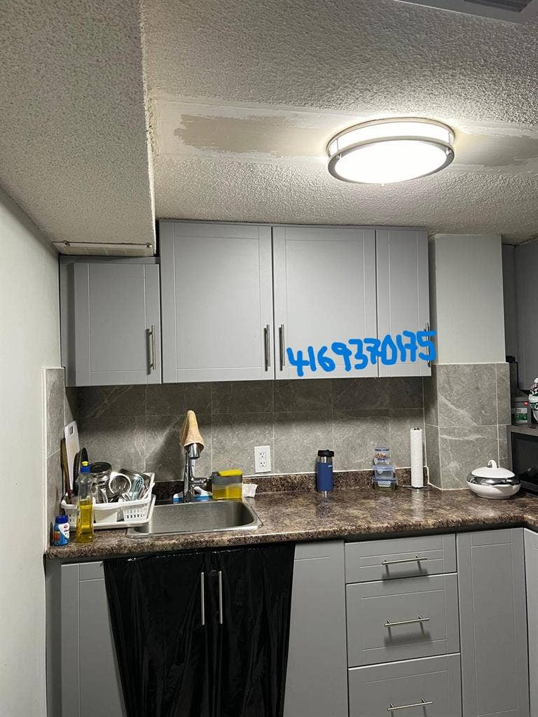 1 bedroom basement in Basement Jan