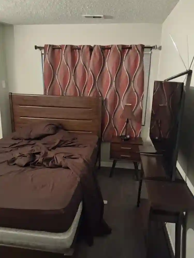 Female roommate only