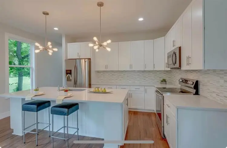 Room Available in the Nations