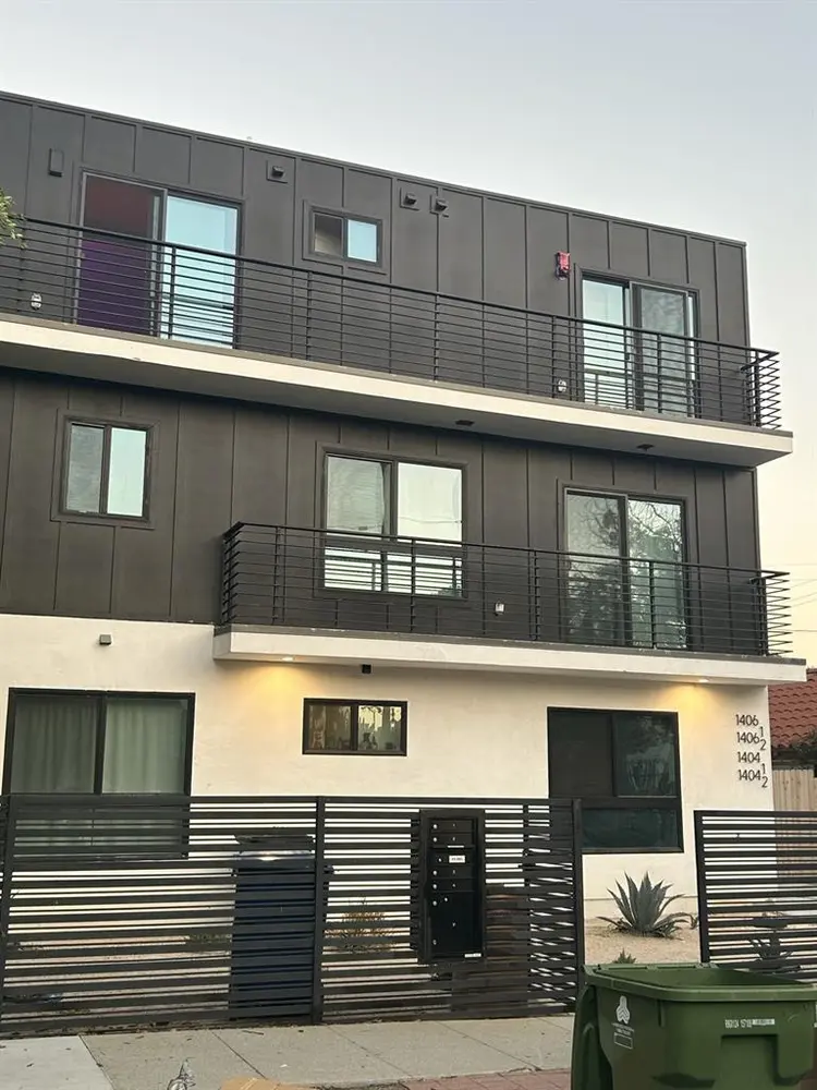 In Hollywood! Serious inquiries!