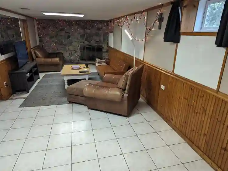 Looking for a roommate