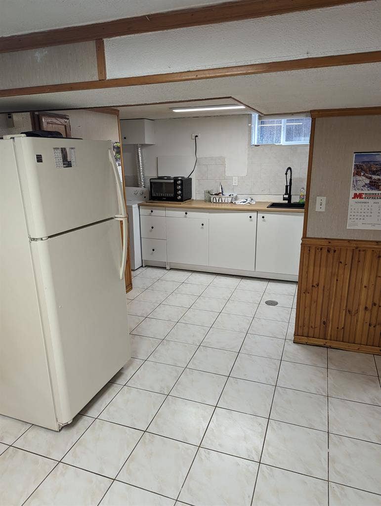 Looking for a roommate