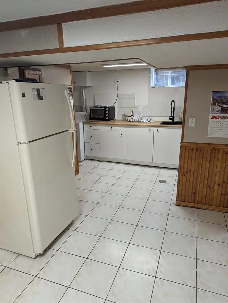 Looking for a roommate