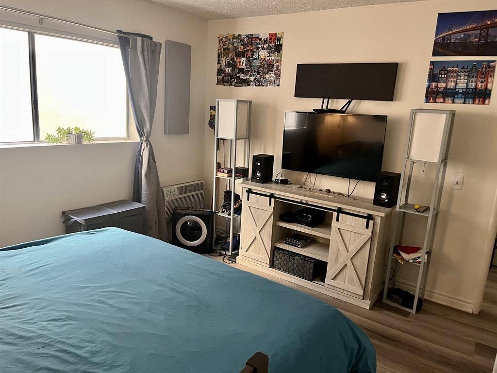 Furnished 1BR Sublet Jan–Feb