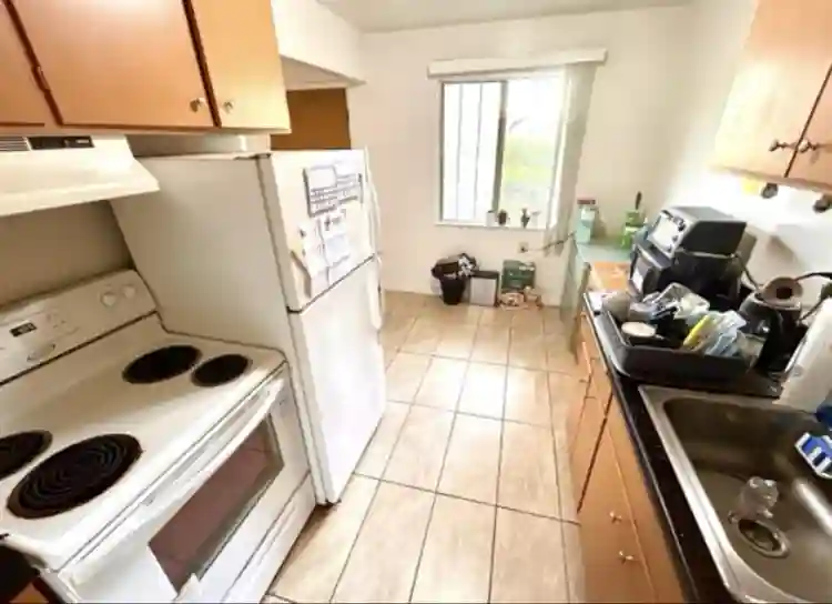 LOOKING FOR A ROOMMATE ASAP