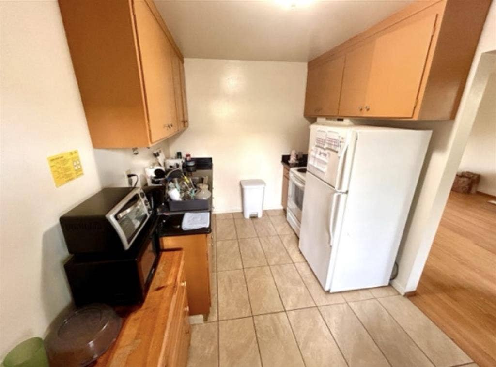 LOOKING FOR A ROOMMATE ASAP