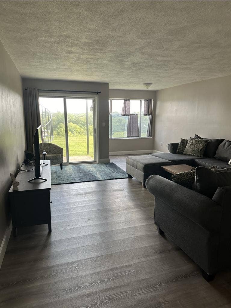 March 1st! Furnished Condo-Dracut