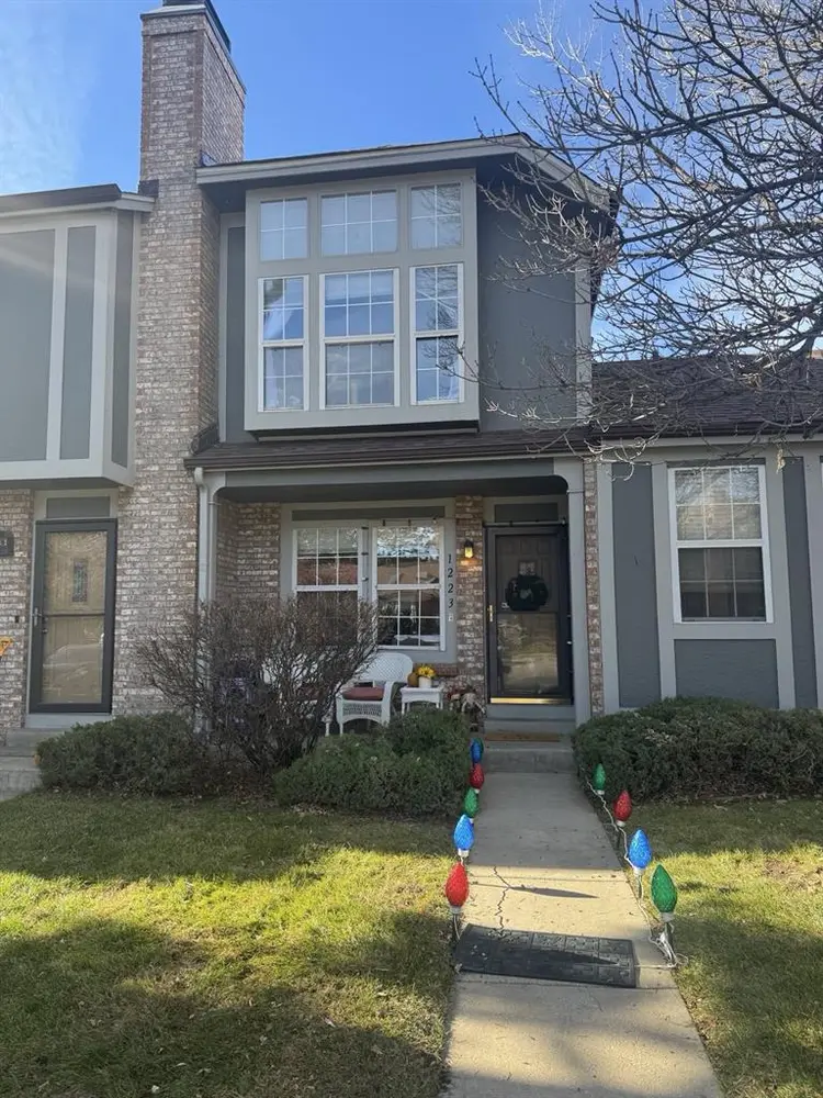 Room available in Lakewood townhome