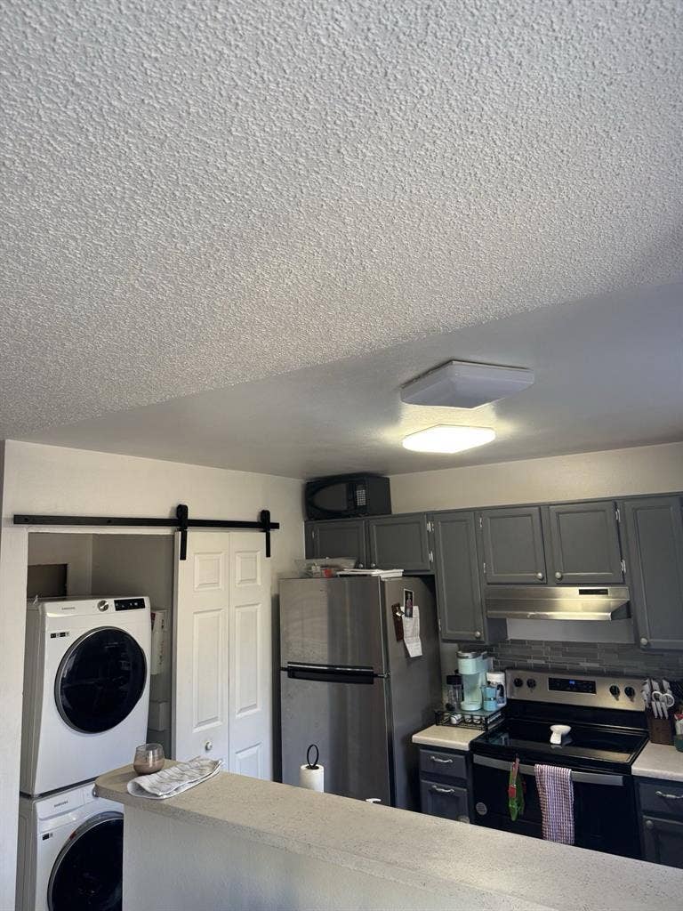 Room available in Lakewood townhome
