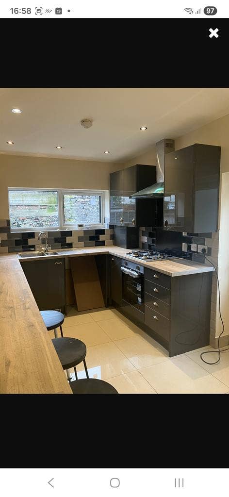 READY TO MOVE IN STRAIGHT AWAY