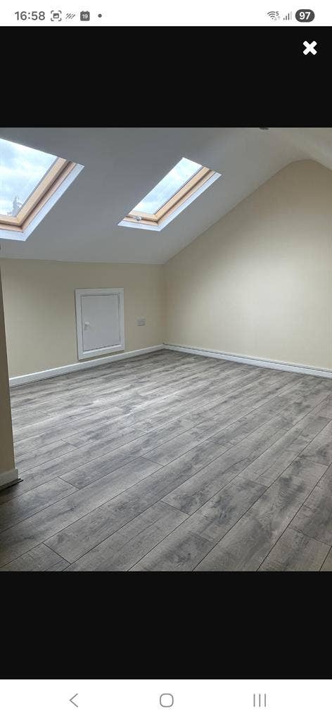 READY TO MOVE IN STRAIGHT AWAY