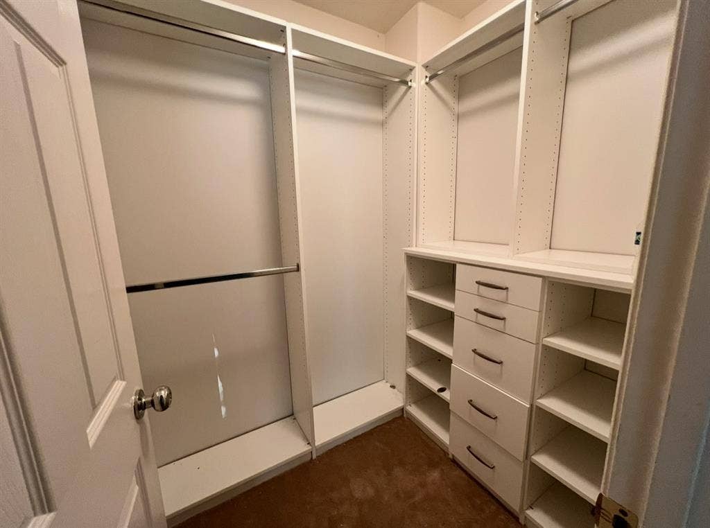 Room/Bath Avail January