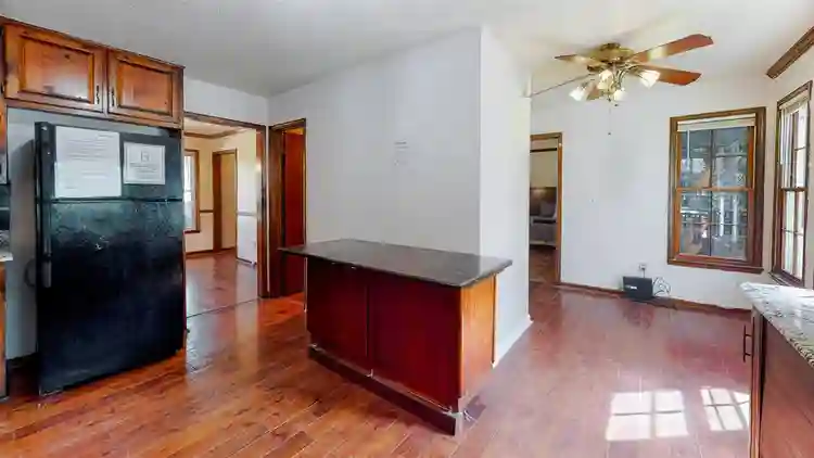 9 BR in Riverdale