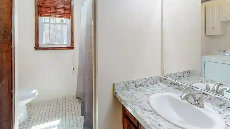 9 BR in Riverdale