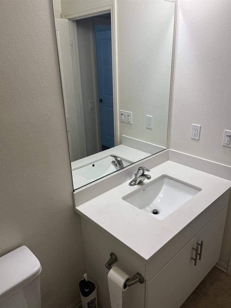 ROOM FOR RENT BY CBU!