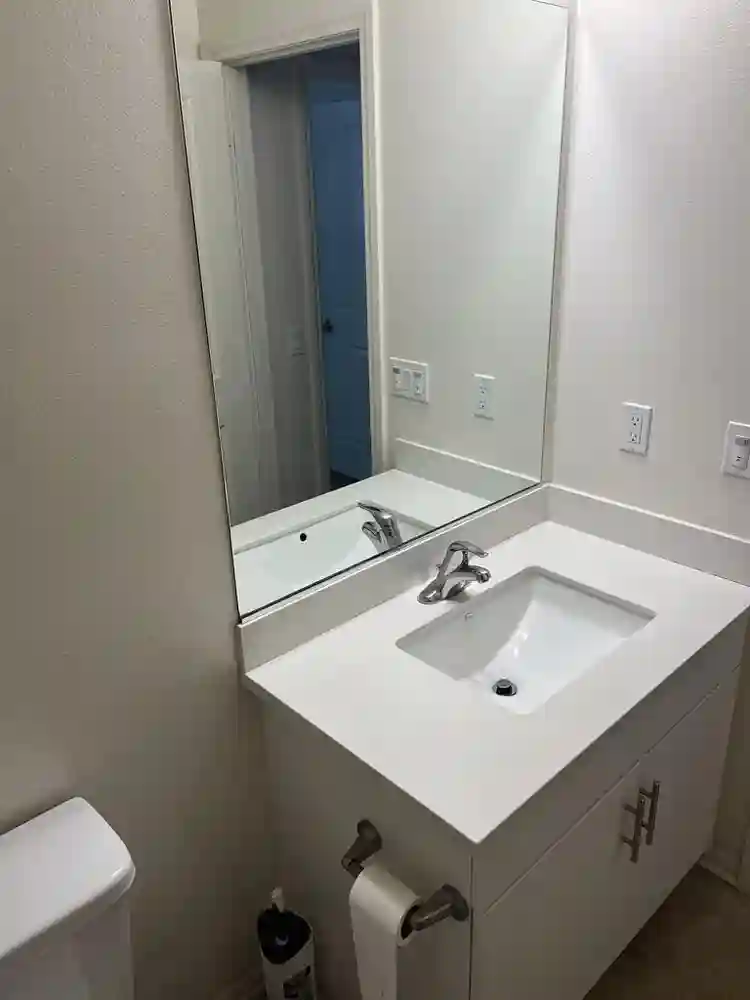 ROOM FOR RENT BY CBU!