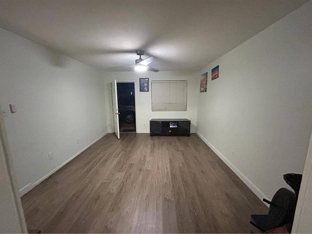 Room for rent in central location