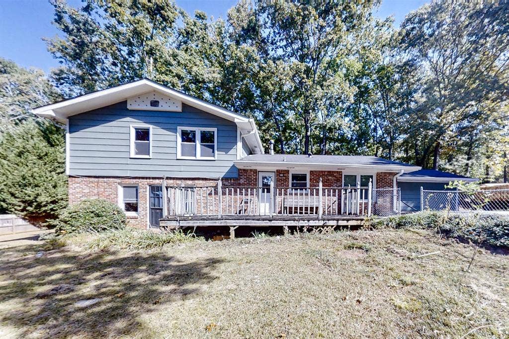 9 BR in Stone Mountain