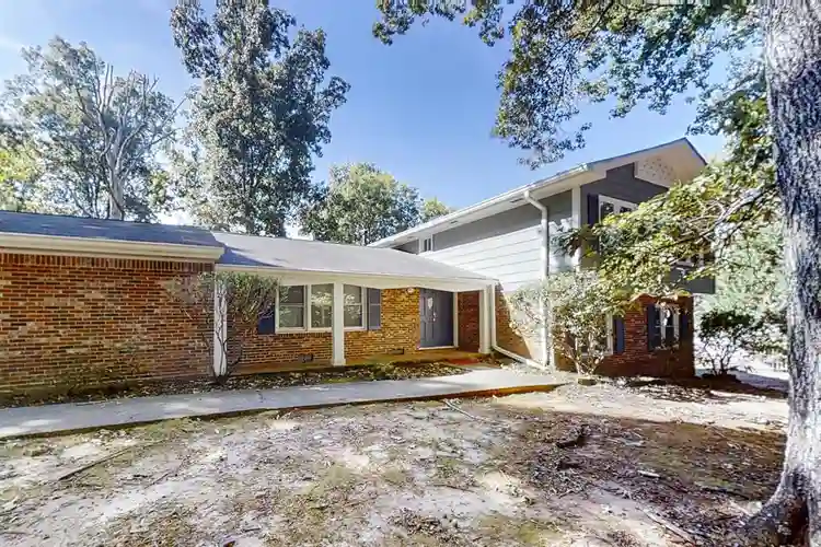 9 BR in Stone Mountain