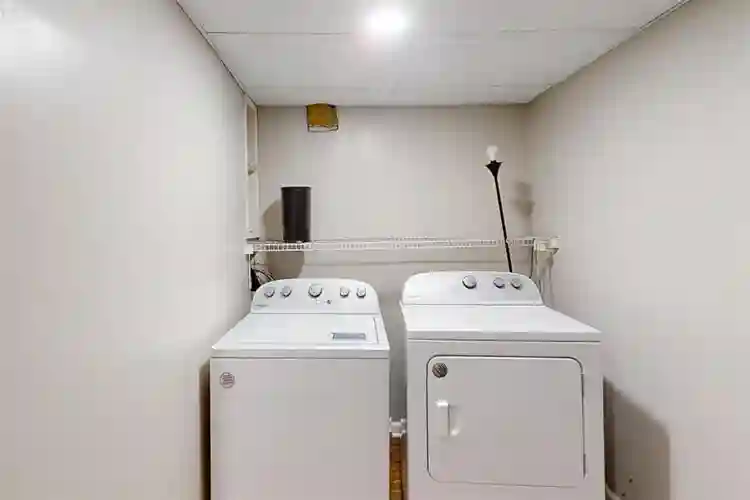 9 BR in Stone Mountain