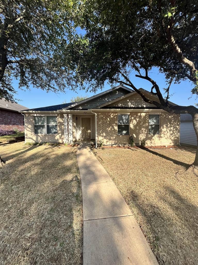 8 BR in Dallas
