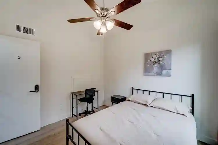 8 BR in Phoenix
