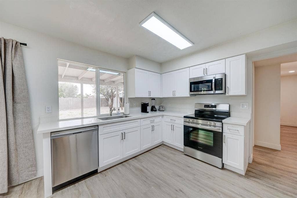 8 BR in Phoenix