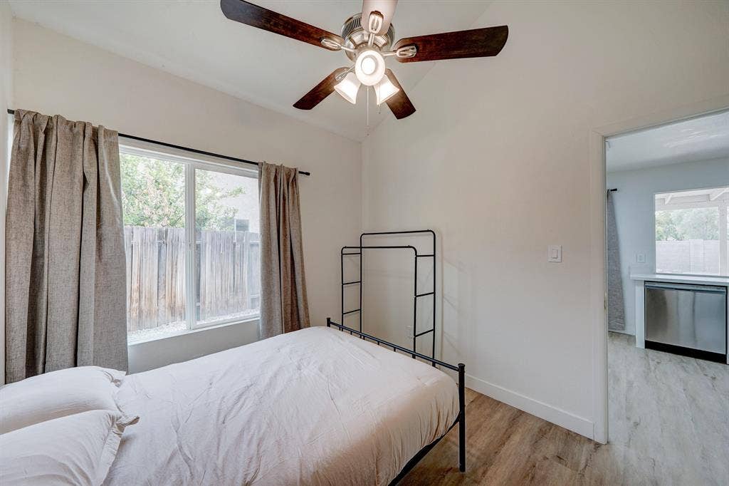 8 BR in Phoenix