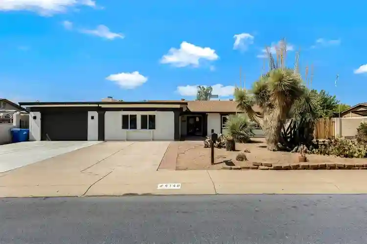 8 BR in Phoenix