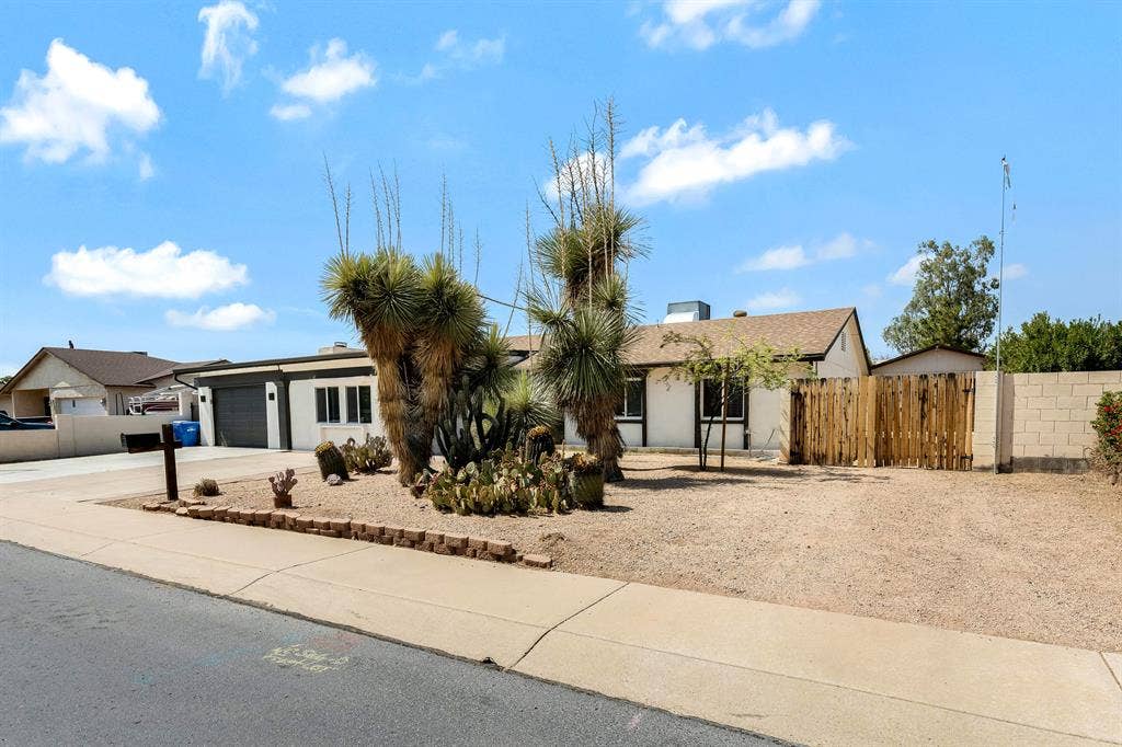 8 BR in Phoenix