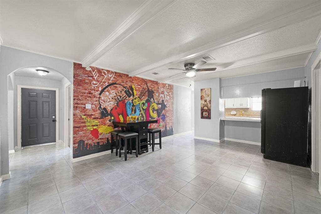 7 BR in Houston