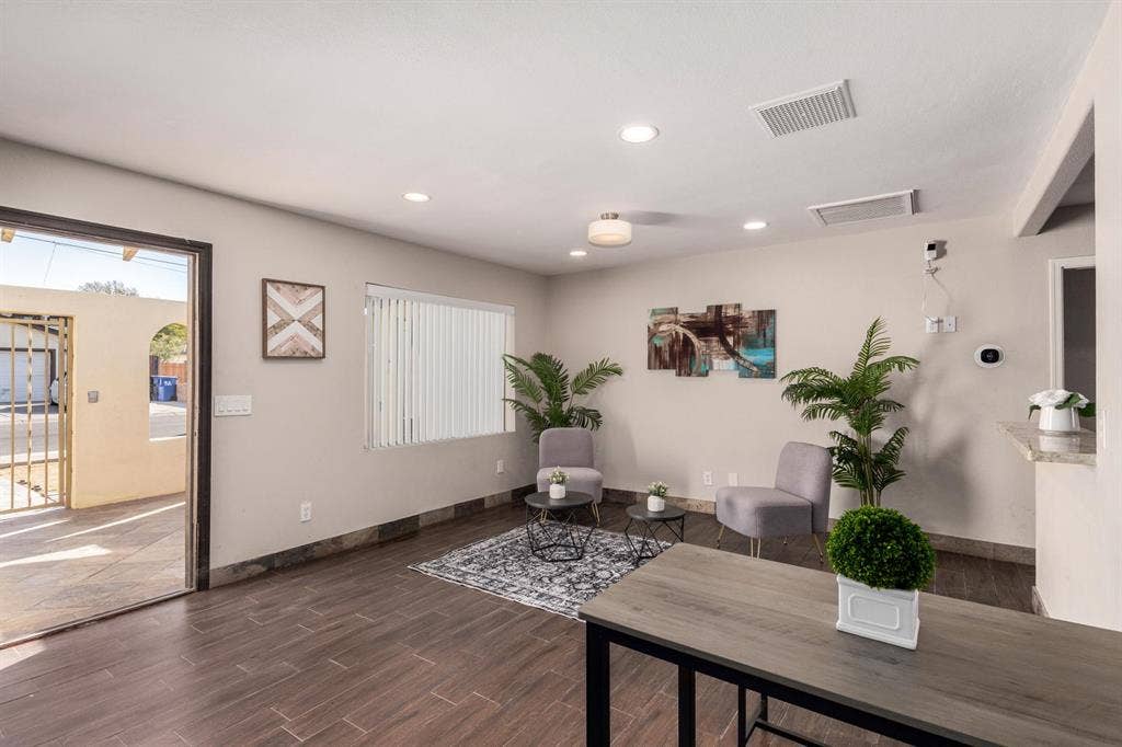 7 BR in Tempe