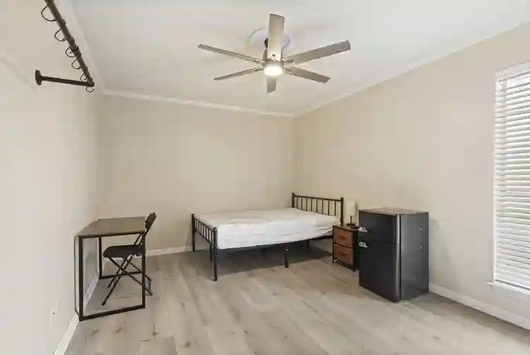 7 BR in Garland