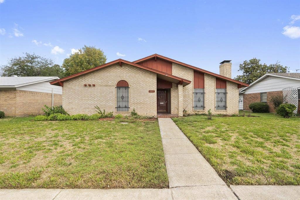 7 BR in Garland