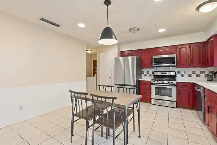 7 BR in Garland
