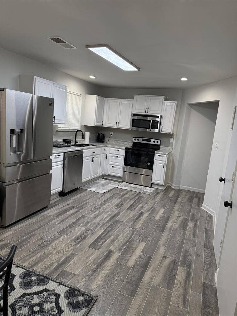 7 BR in Stone Mountain