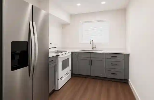 6 BR in Royal Palm Beach