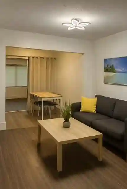 6 BR in Royal Palm Beach