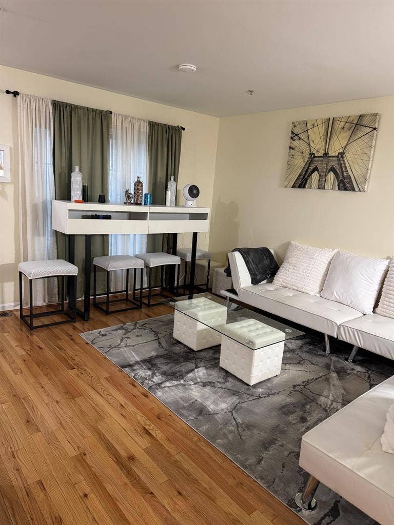 1 BR in Washington