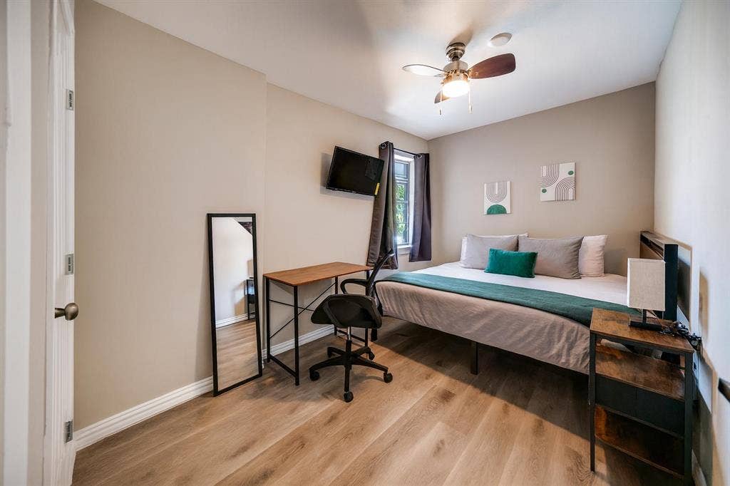 8 BR in Dallas
