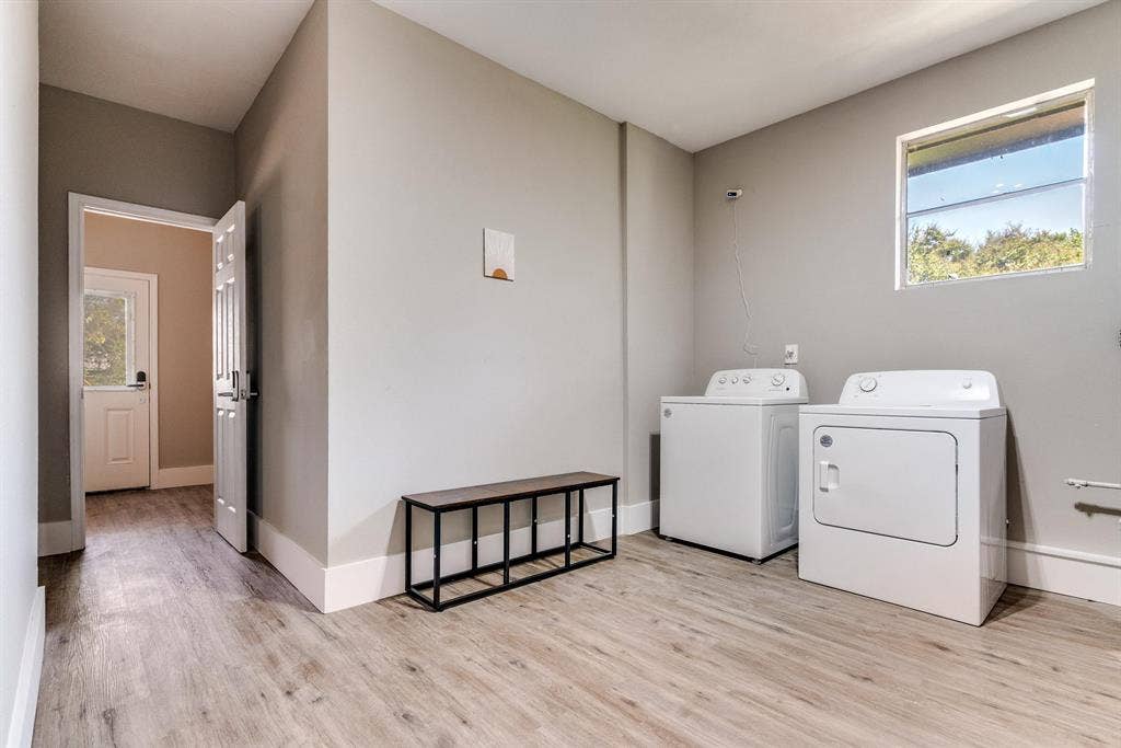 8 BR in Dallas