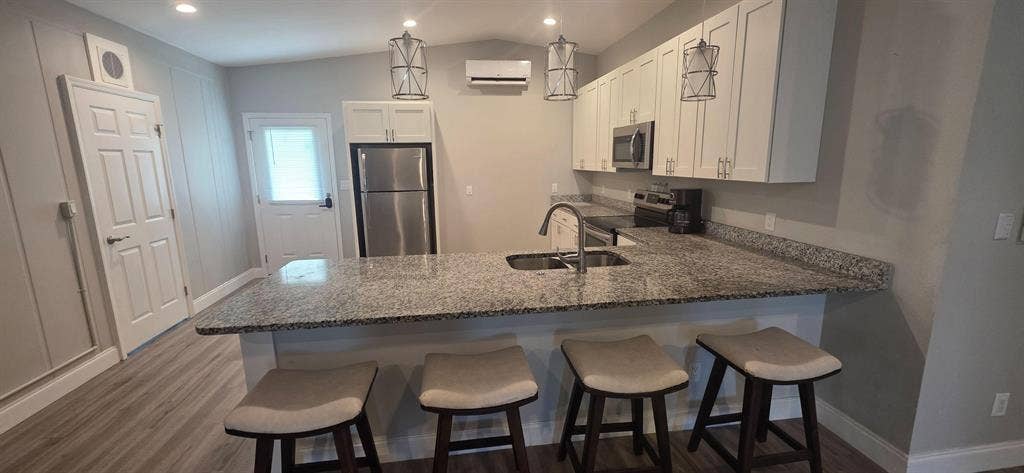5 BR in St. Petersburg