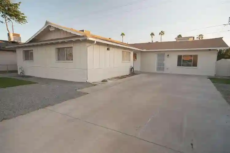 7 BR in Glendale