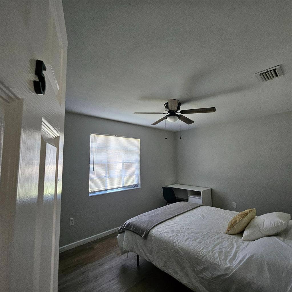 6 BR in Orlando