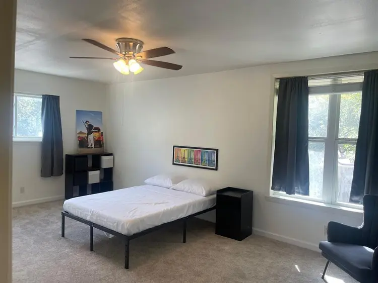 3 BR in Universal City