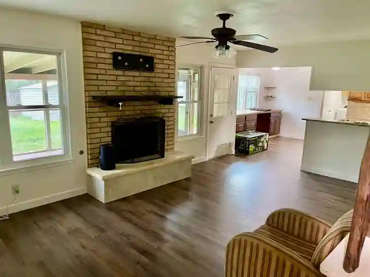 3 BR in Universal City