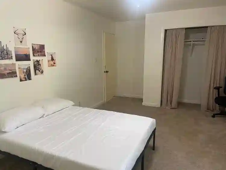 3 BR in Universal City