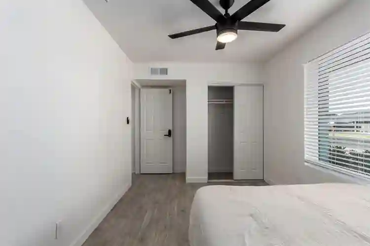 6 BR in Mesa