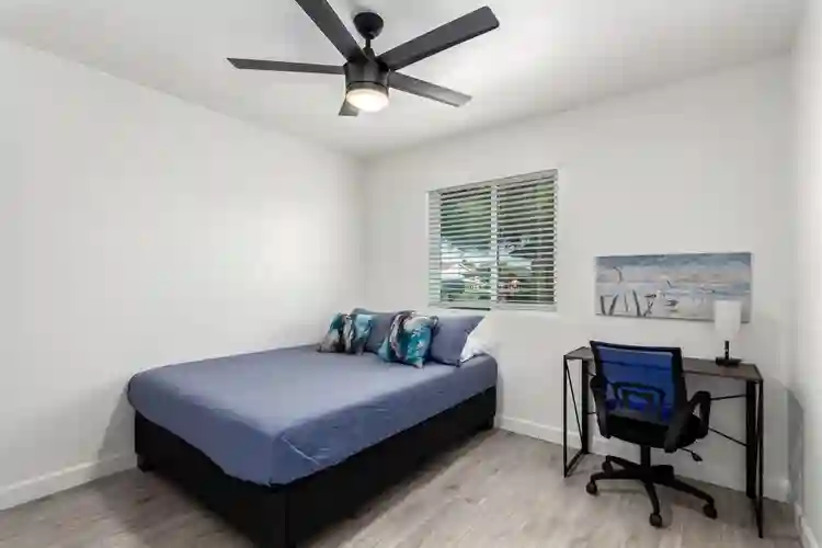 6 BR in Mesa