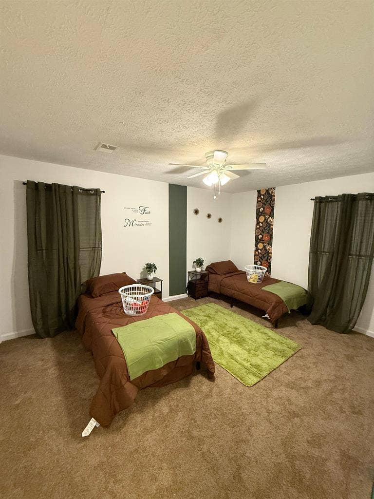 4 BR in College Park